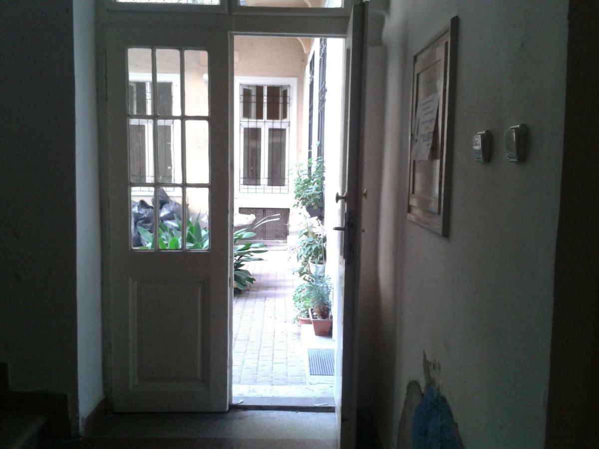 Lily Apartman Βουδαπέστη Εξωτερικό φωτογραφία
