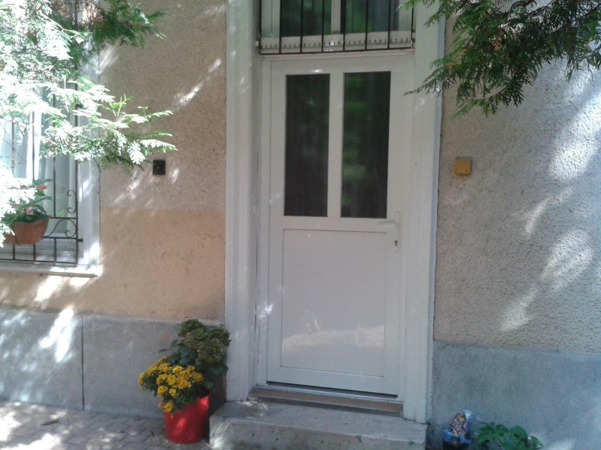 Lily Apartman Βουδαπέστη Εξωτερικό φωτογραφία