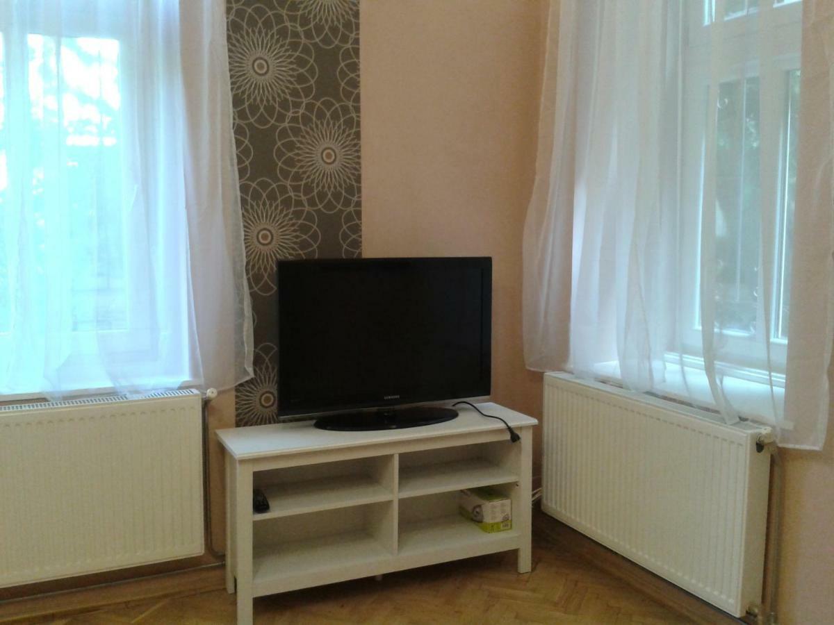 Lily Apartman Βουδαπέστη Εξωτερικό φωτογραφία