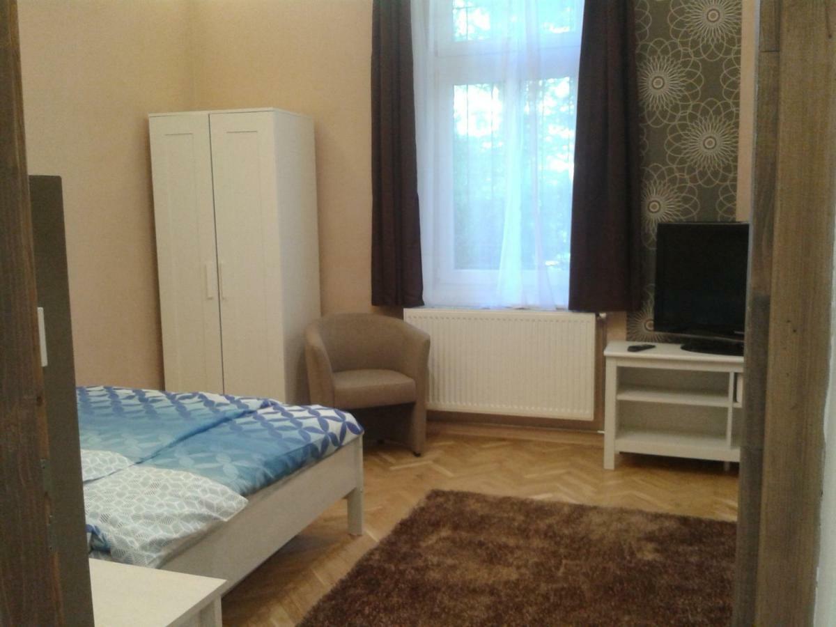 Lily Apartman Βουδαπέστη Εξωτερικό φωτογραφία